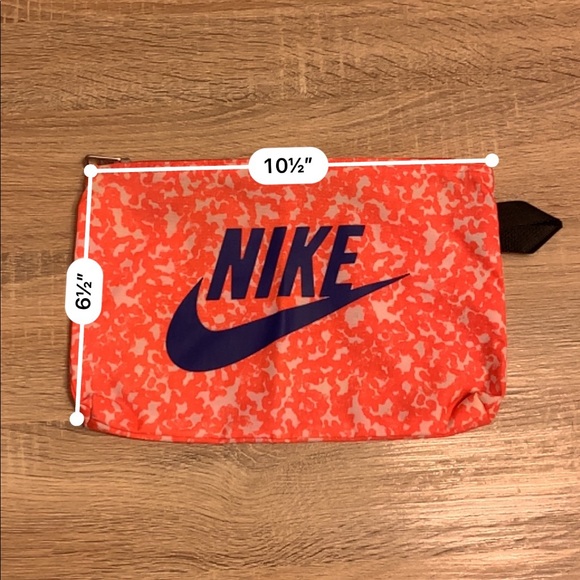 Nike Pouch - Picture 2 of 6